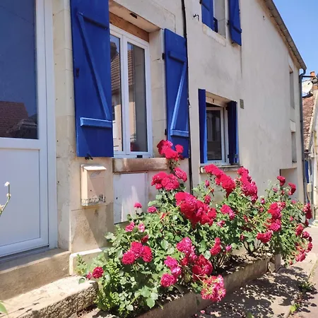Gite En Plein Coeur Du Vignoble Chablisien Courgis Buitenkant foto
